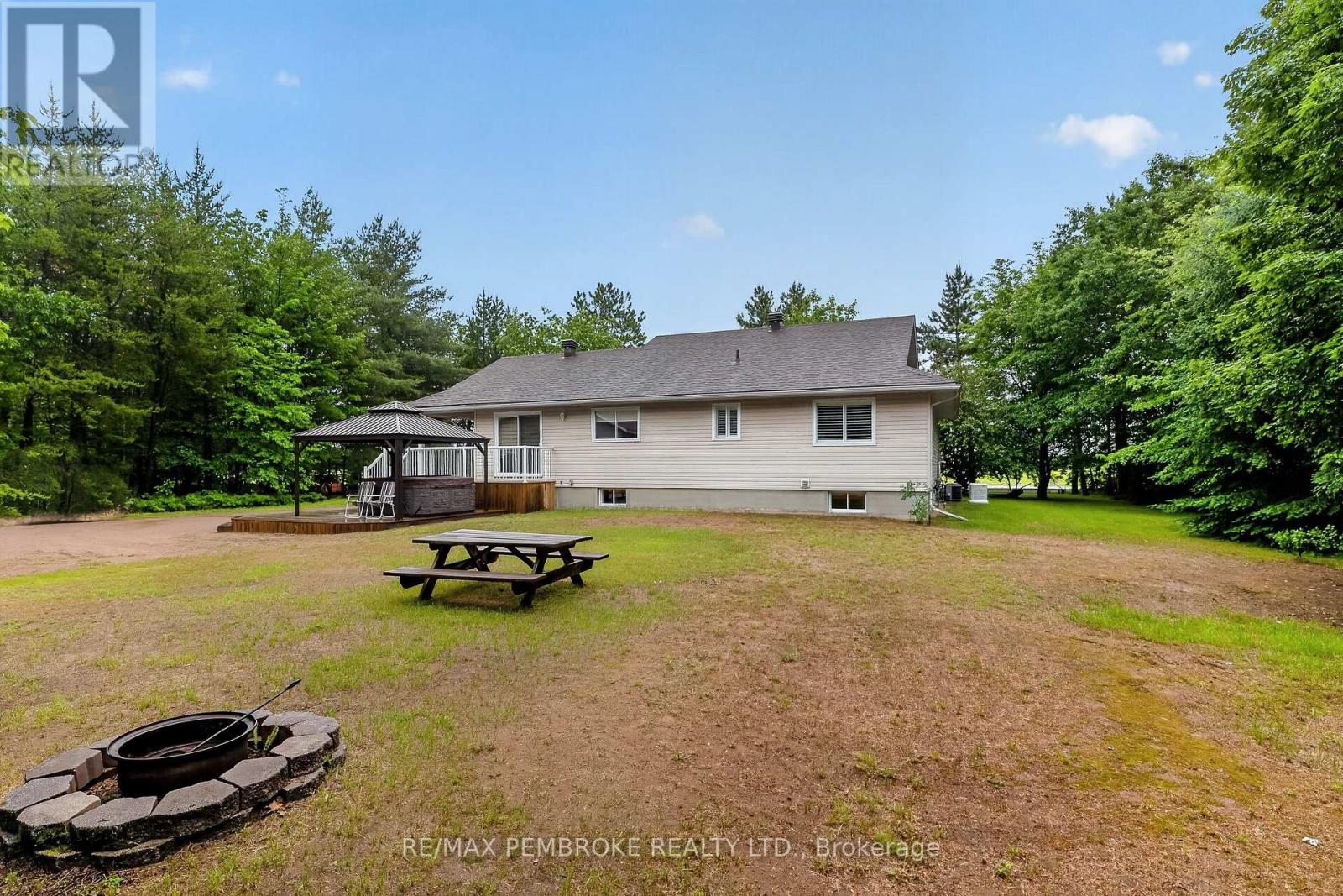 246 Black Bay Road, Petawawa, Ontario  K8H 2W8 - Photo 45 - X13468290