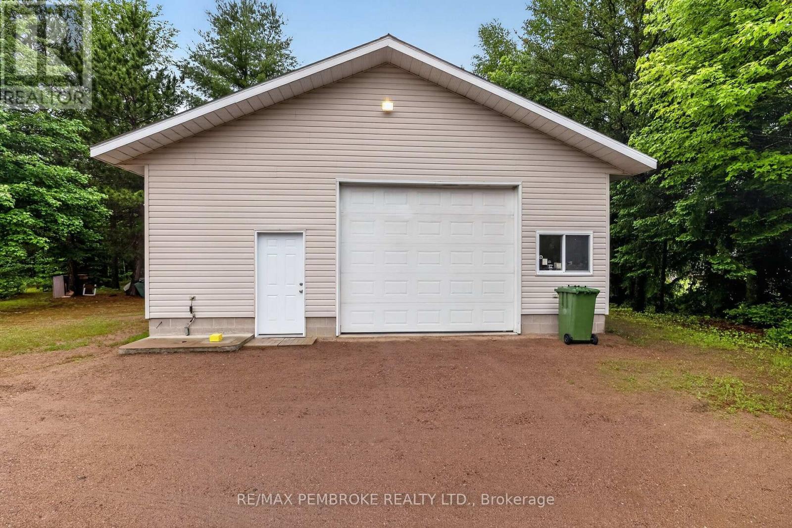 246 Black Bay Road, Petawawa, Ontario  K8H 2W8 - Photo 47 - X13468290