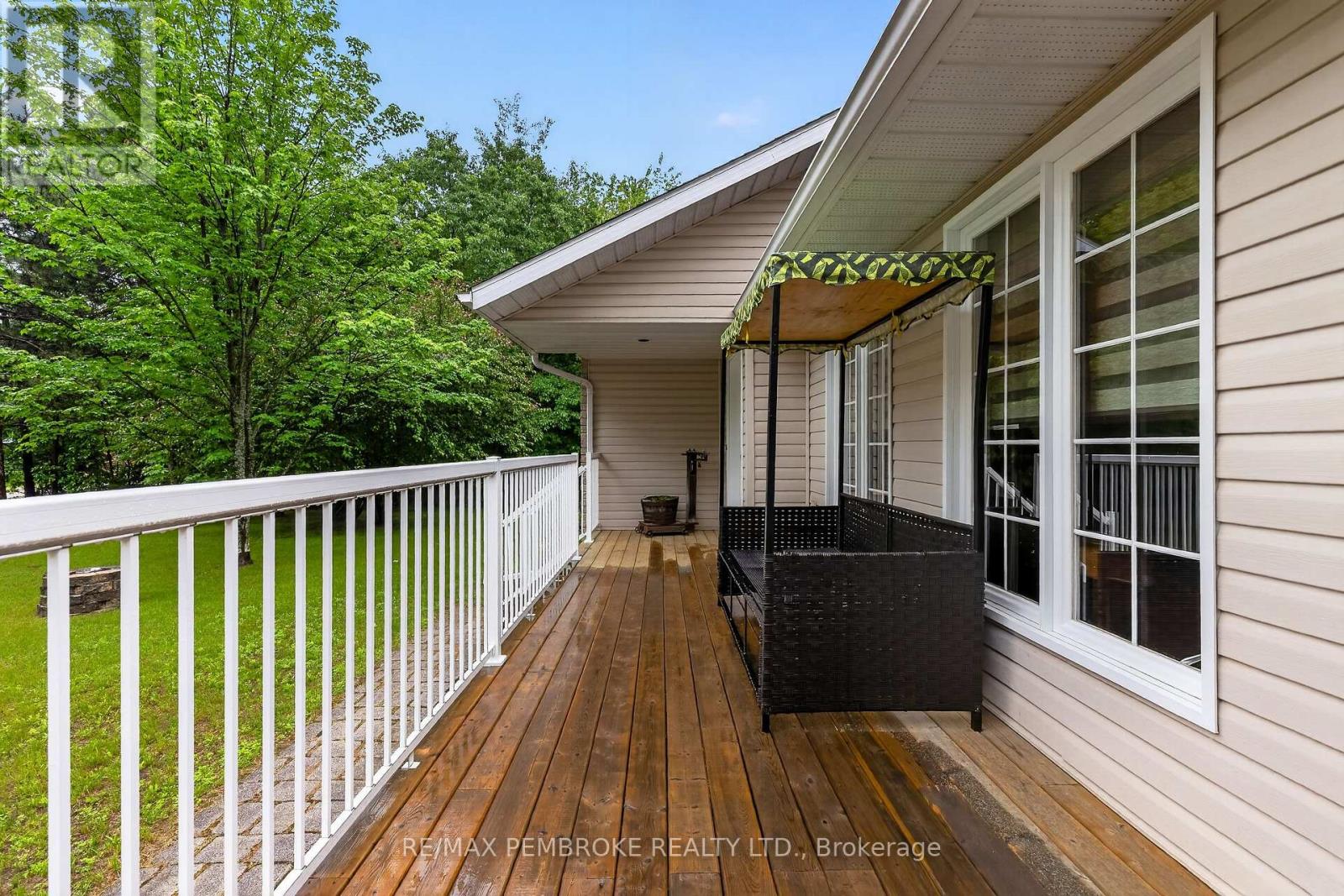 246 Black Bay Road, Petawawa, Ontario  K8H 2W8 - Photo 7 - X13468290