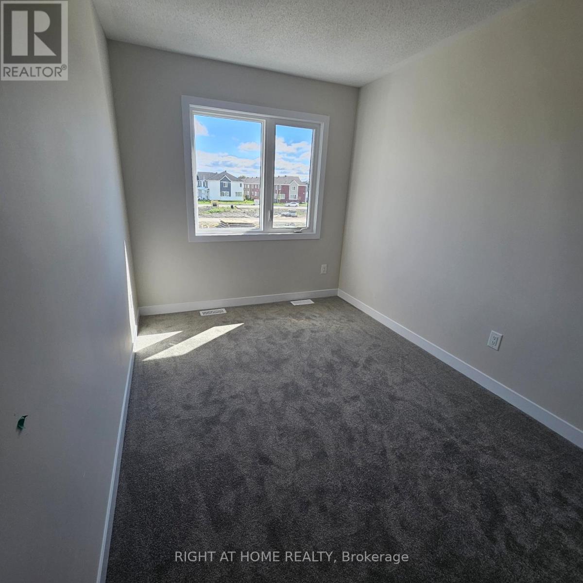 712 Haflinger Row, Ottawa, Ontario  K0A 2Z0 - Photo 4 - X13468304