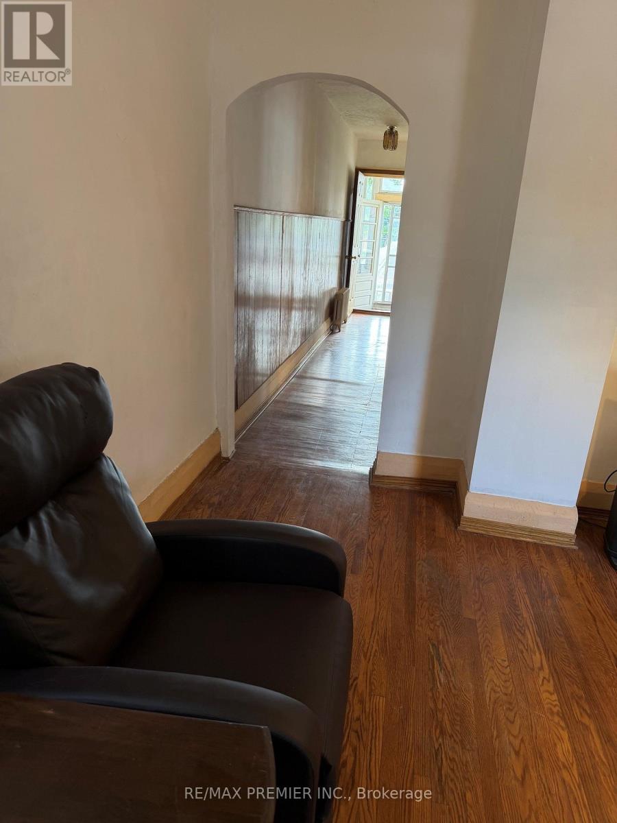 66 Lambton Avenue, Toronto, Ontario  M6N 2S1 - Photo 11 - W13464764