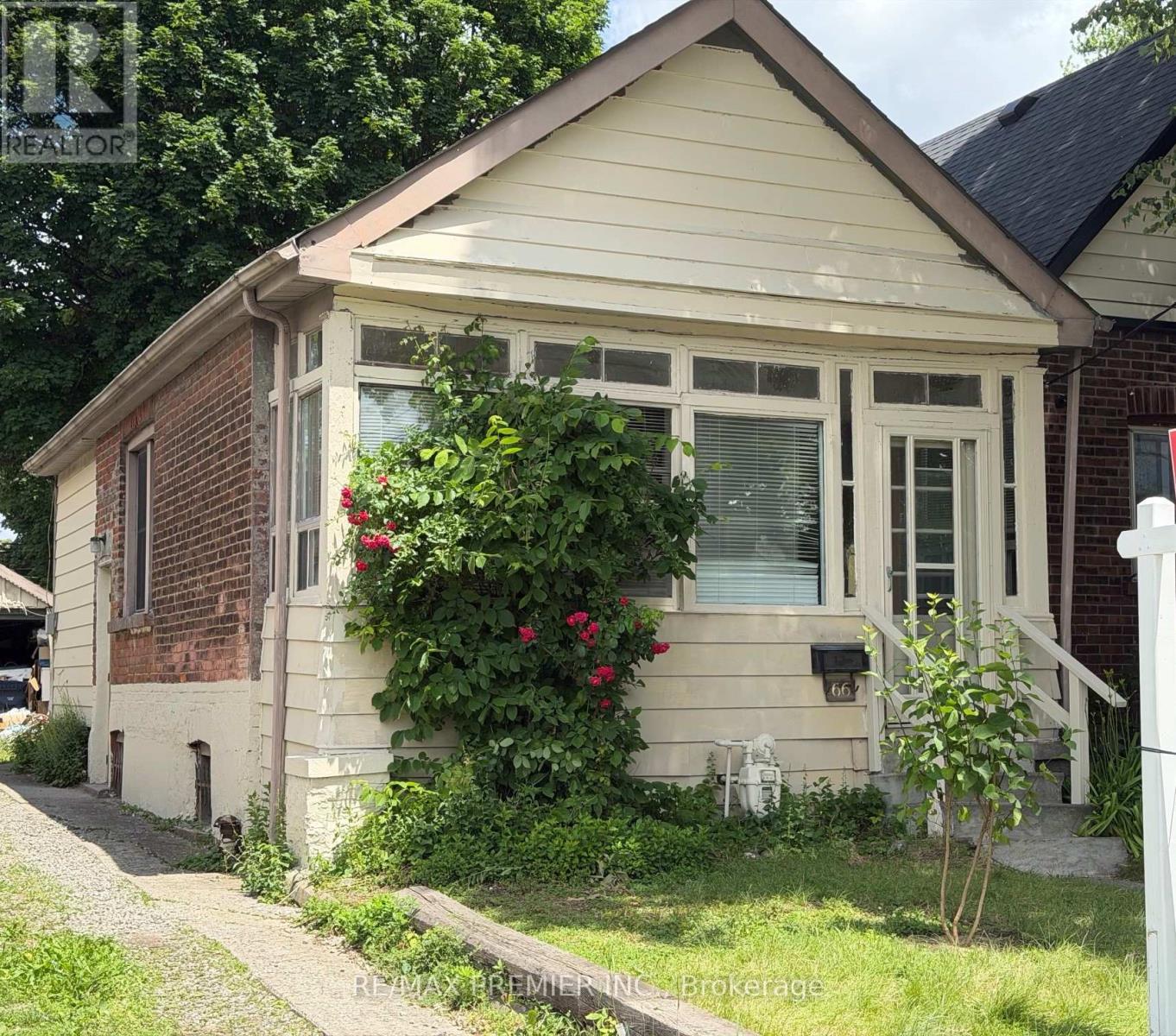 66 LAMBTON AVENUE, Toronto, Ontario