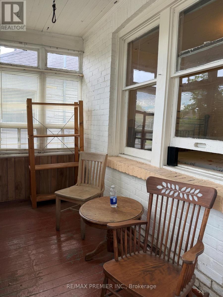 66 Lambton Avenue, Toronto, Ontario  M6N 2S1 - Photo 15 - W13464764