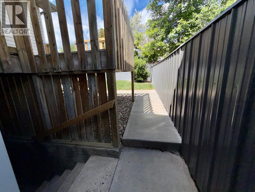 40 Micmac Court W, Lethbridge, Alberta  T1K 7P9 - Photo 15 - A2321798