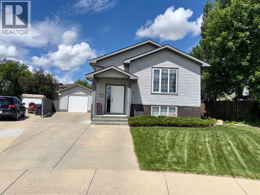 40 Micmac Court W, Lethbridge, Alberta  T1K 7P9 - Photo 1 - A2321798