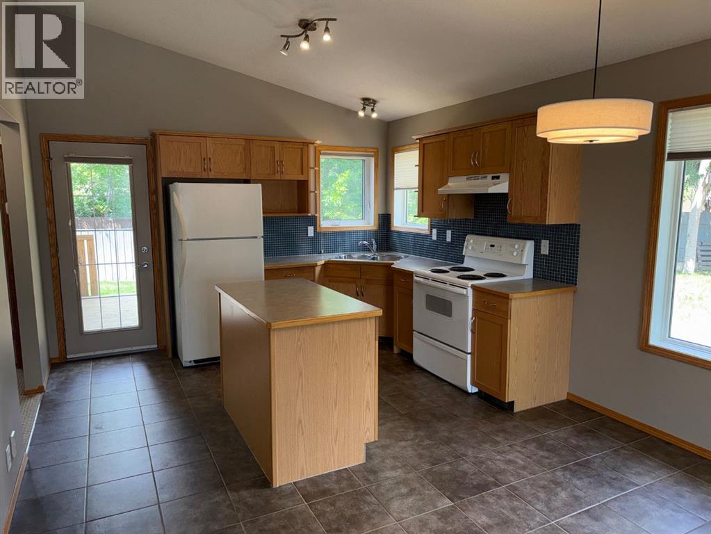 40 Micmac Court W, Lethbridge, Alberta  T1K 7P9 - Photo 20 - A2321798