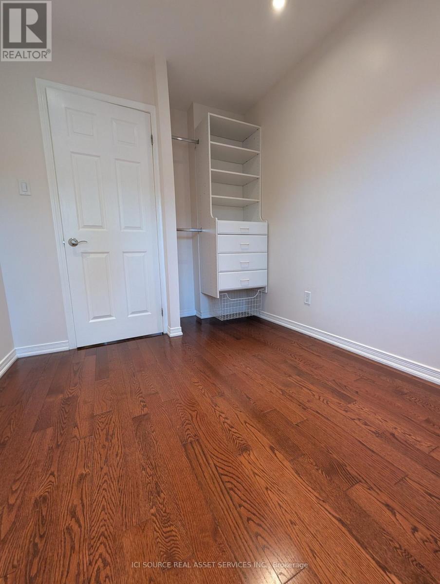 17 Douville Court, Toronto, Ontario  M5A 4E7 - Photo 10 - C13468302