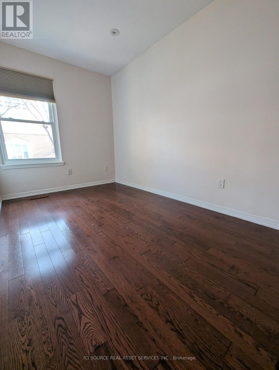 17 Douville Court, Toronto, Ontario  M5A 4E7 - Photo 12 - C13468302
