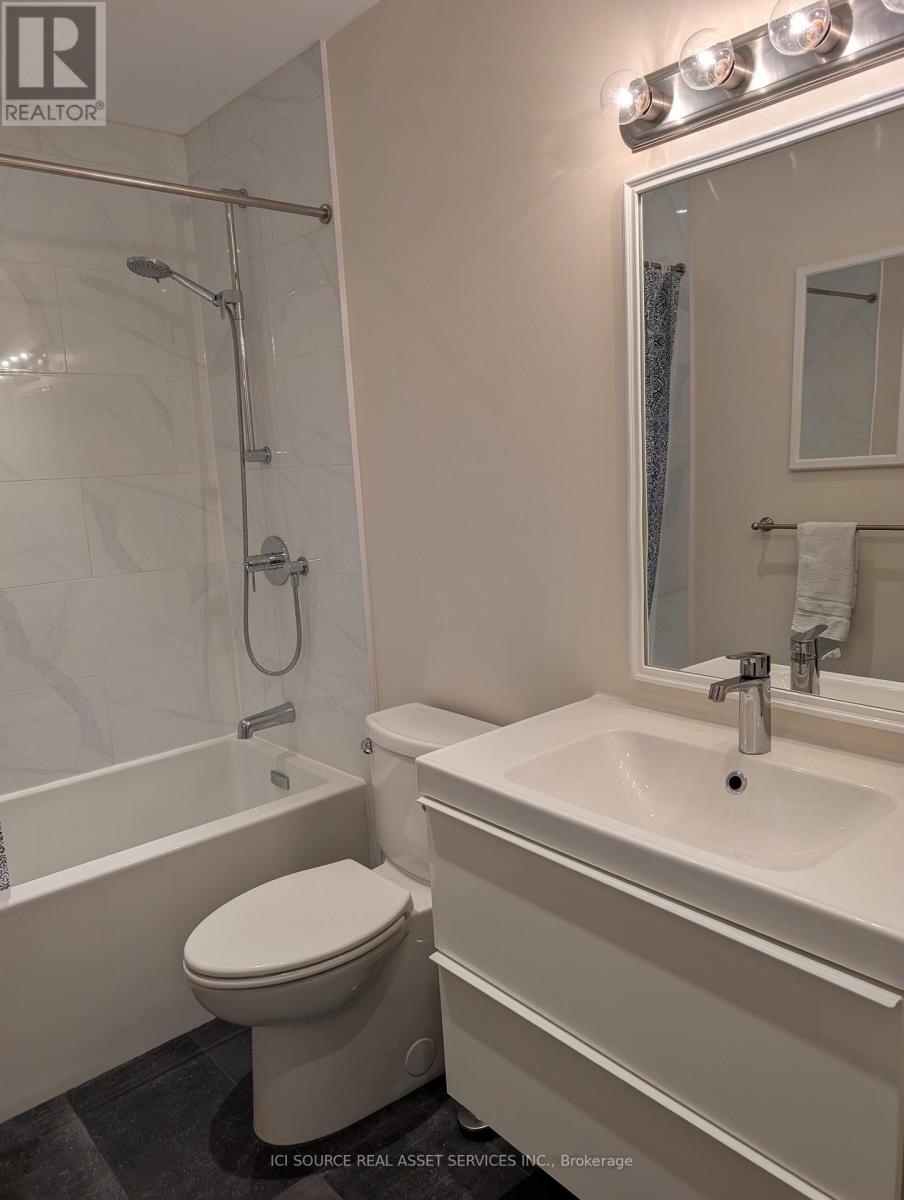 17 Douville Court, Toronto, Ontario  M5A 4E7 - Photo 13 - C13468302