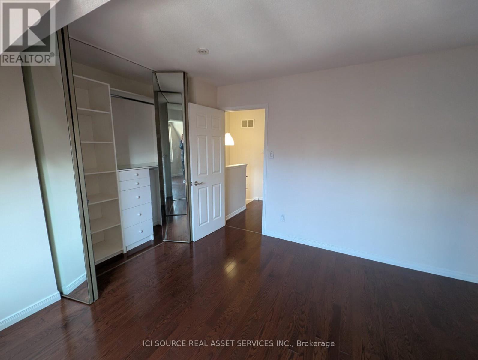 17 Douville Court, Toronto, Ontario  M5A 4E7 - Photo 16 - C13468302