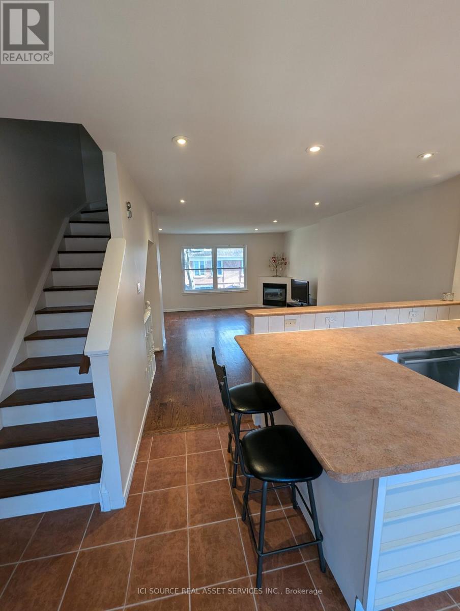 17 Douville Court, Toronto, Ontario  M5A 4E7 - Photo 19 - C13468302