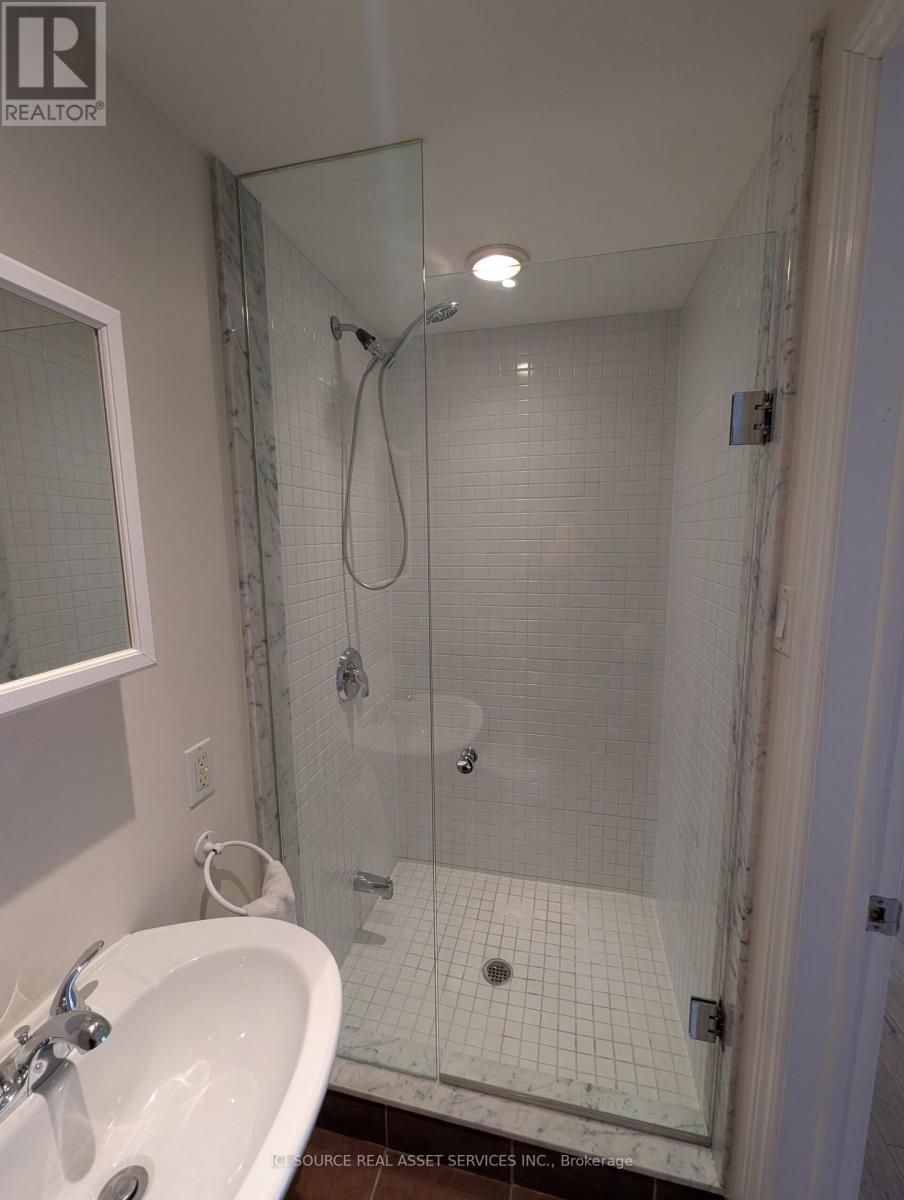 17 Douville Court, Toronto, Ontario  M5A 4E7 - Photo 26 - C13468302