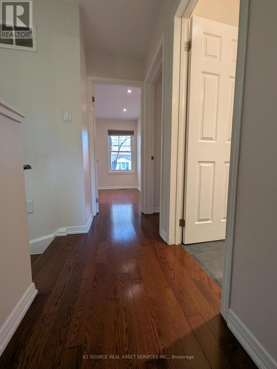 17 Douville Court, Toronto, Ontario  M5A 4E7 - Photo 9 - C13468302