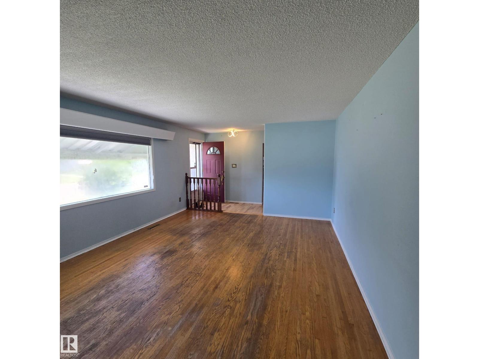 13007 79 St NW, Edmonton, Alberta T5C 1J4 - Photo 2 - E4494712