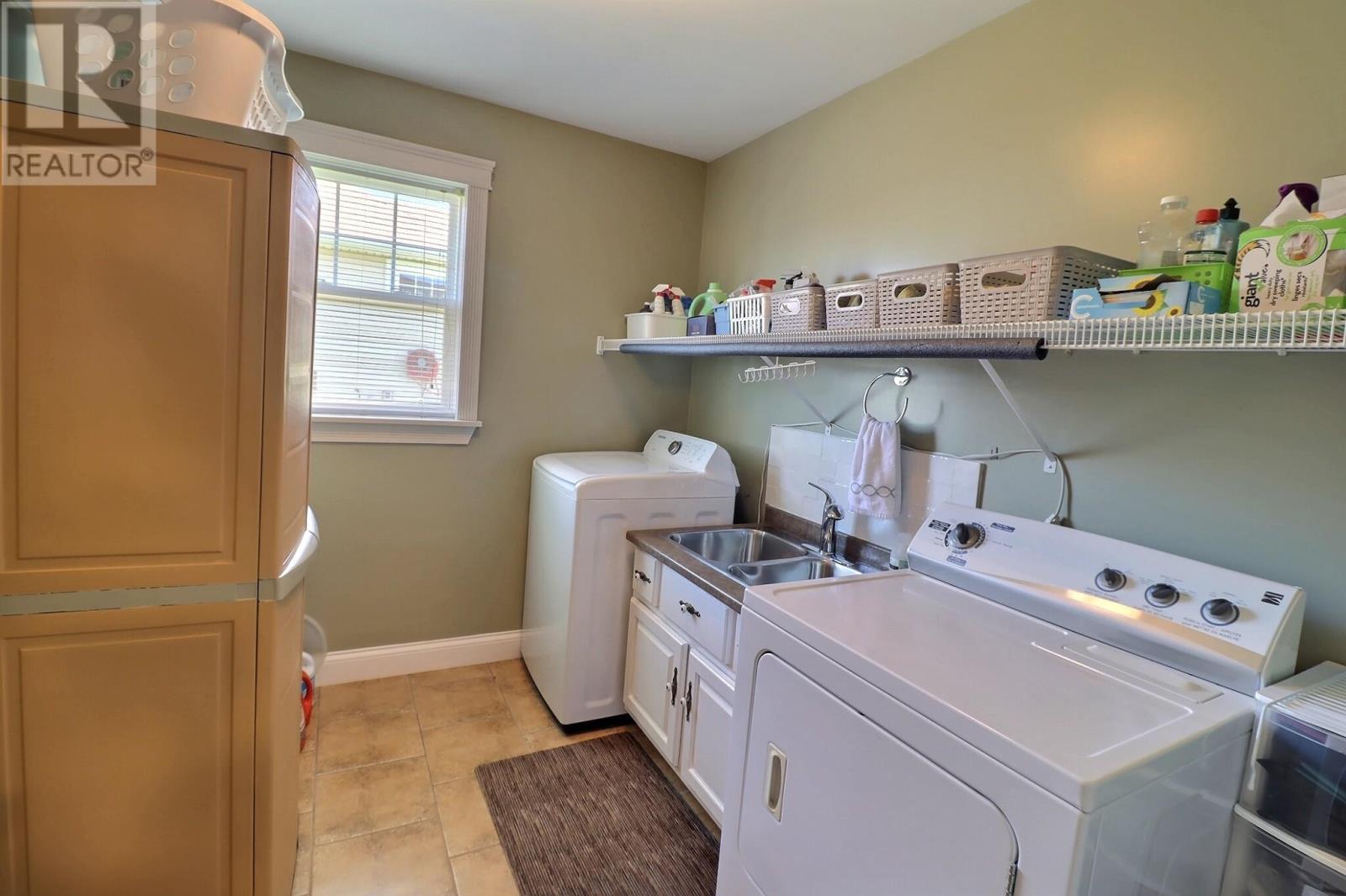 22 Gordon Gay Drive, Stratford, Prince Edward Island  C1B 0E8 - Photo 15 - 202615044