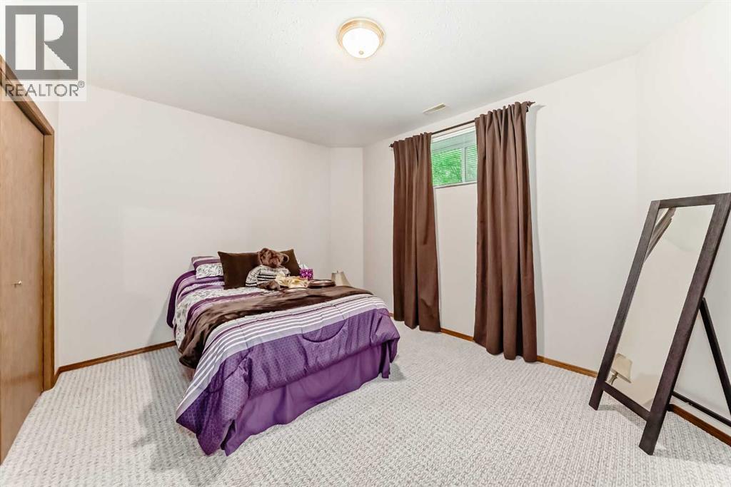 15 East Close, Red Deer, Alberta  T4R 2K2 - Photo 30 - A2320930