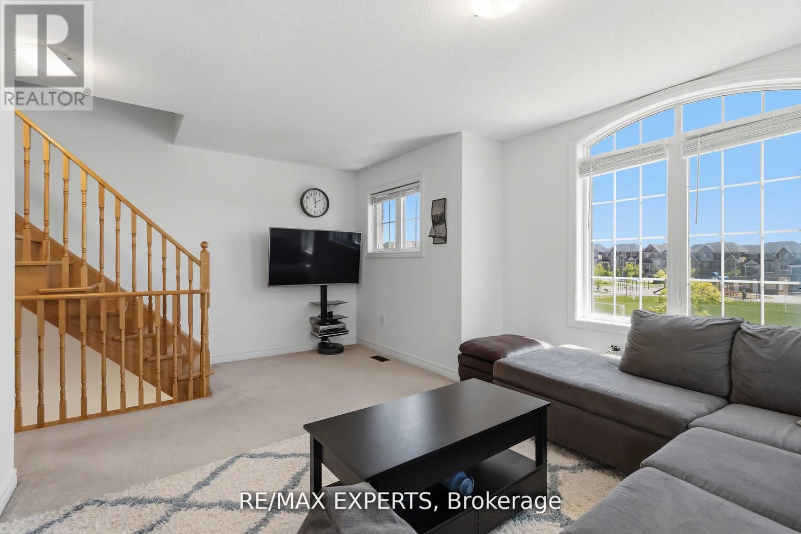245 Isaac Devins Boulevard, Toronto, Ontario  M9M 0B6 - Photo 17 - W13468092