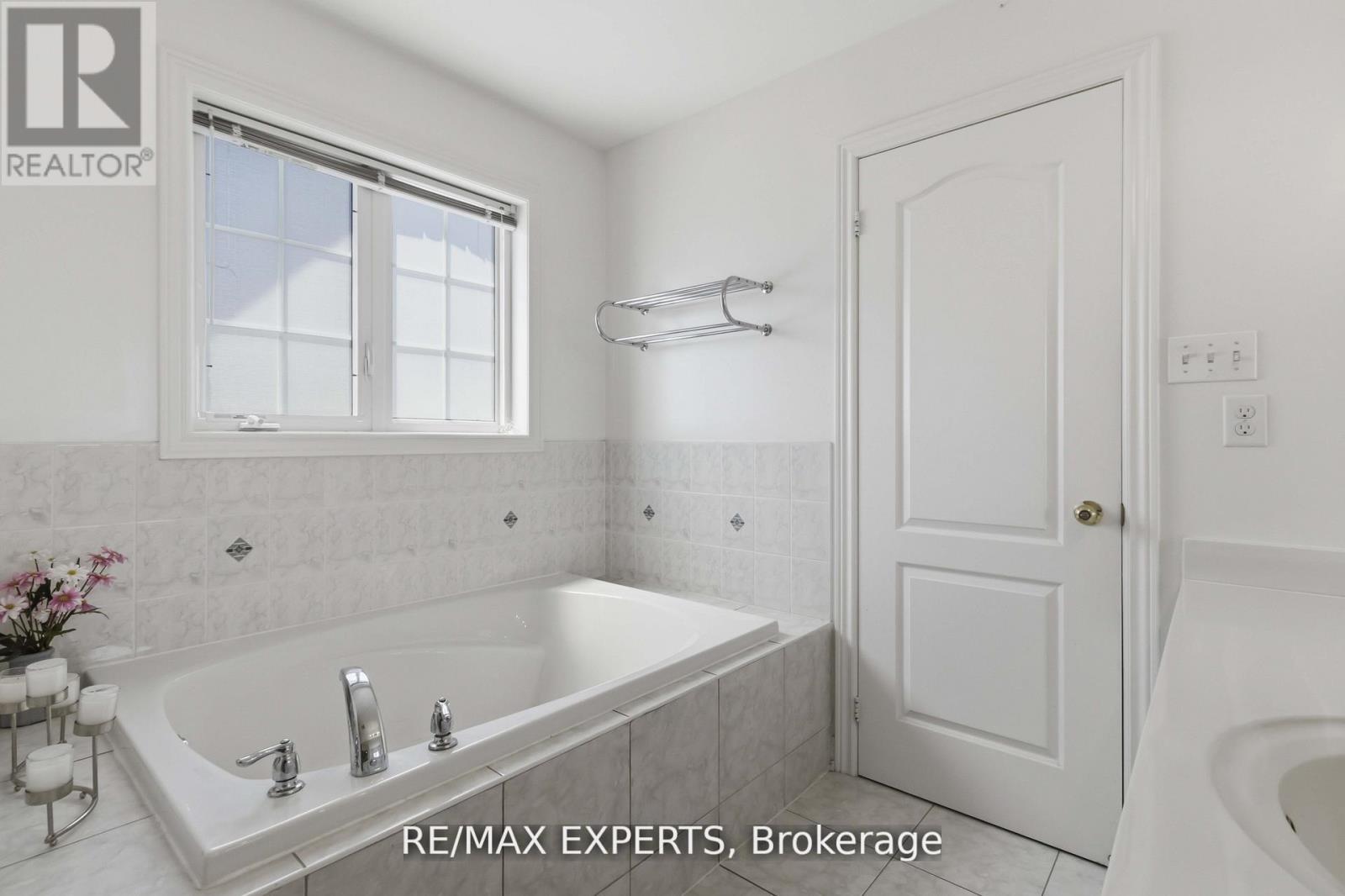 245 Isaac Devins Boulevard, Toronto, Ontario  M9M 0B6 - Photo 29 - W13468092