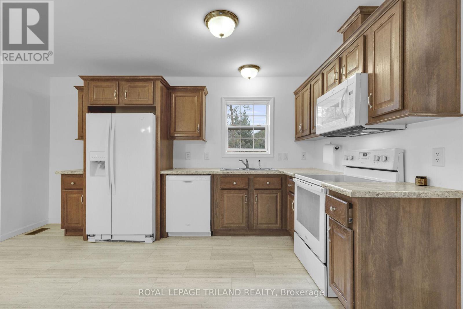 330 Matilda Street, Central Huron, Ontario  N0M 1L0 - Photo 4 - X13468430