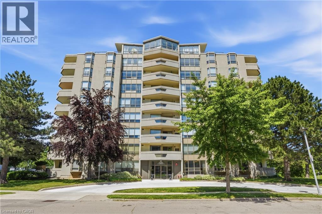 8 VILLAGE GREEN Boulevard Unit# 812, Stoney Creek, Ontario