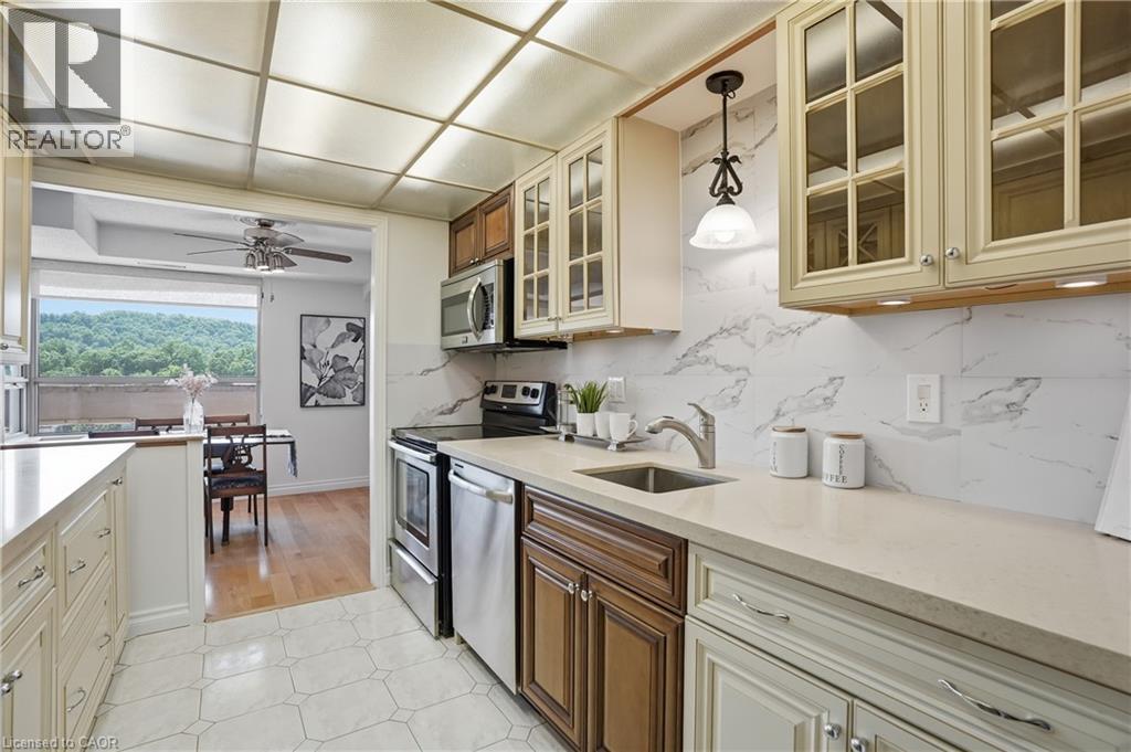 8 Village Green Boulevard Unit# 812, Stoney Creek, Ontario  L8G 5B8 - Photo 9 - 40838723