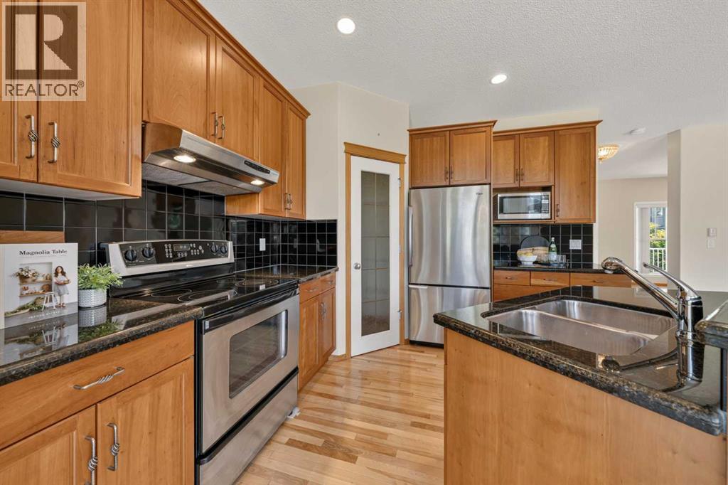 63 Cougartown Close Sw, Calgary, Alberta  T3H 0B3 - Photo 14 - A2320648