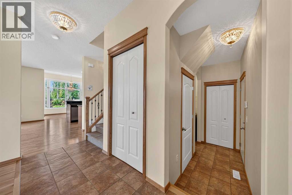 63 Cougartown Close Sw, Calgary, Alberta  T3H 0B3 - Photo 20 - A2320648