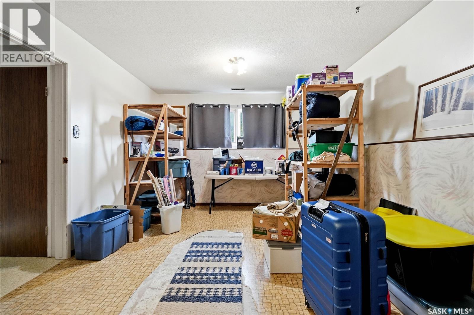 1223 Warner Street, Moose Jaw, Saskatchewan  S6H 6G9 - Photo 32 - SK039700