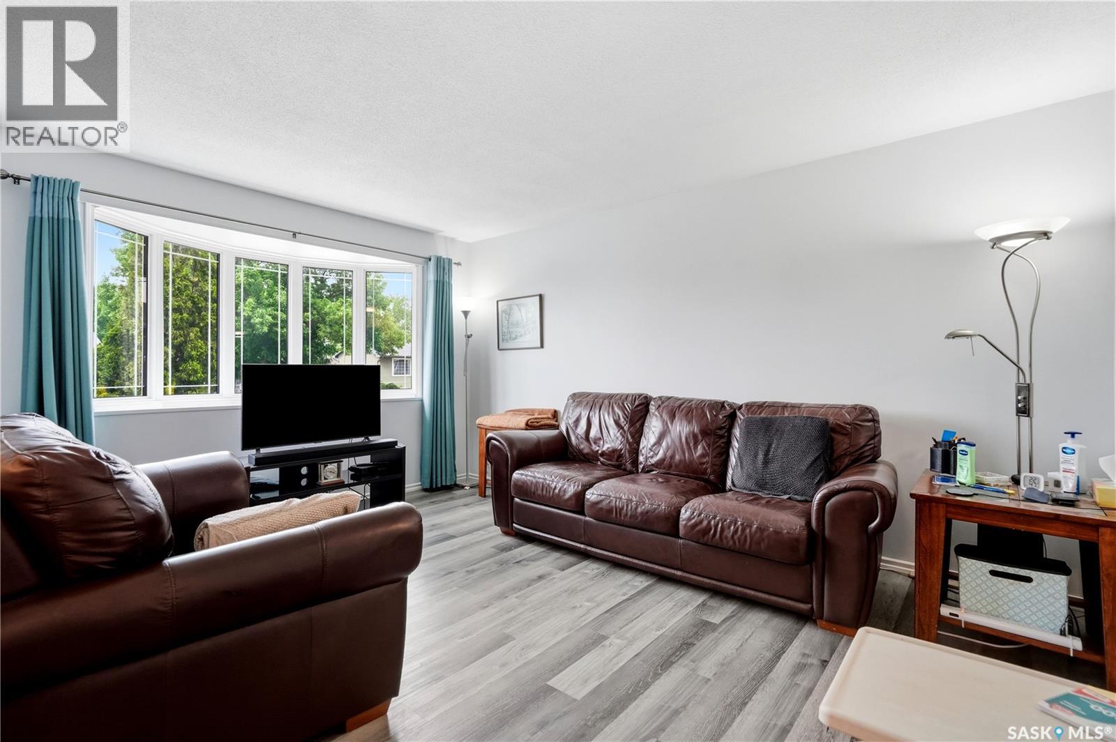 1223 Warner Street, Moose Jaw, Saskatchewan  S6H 6G9 - Photo 5 - SK039700