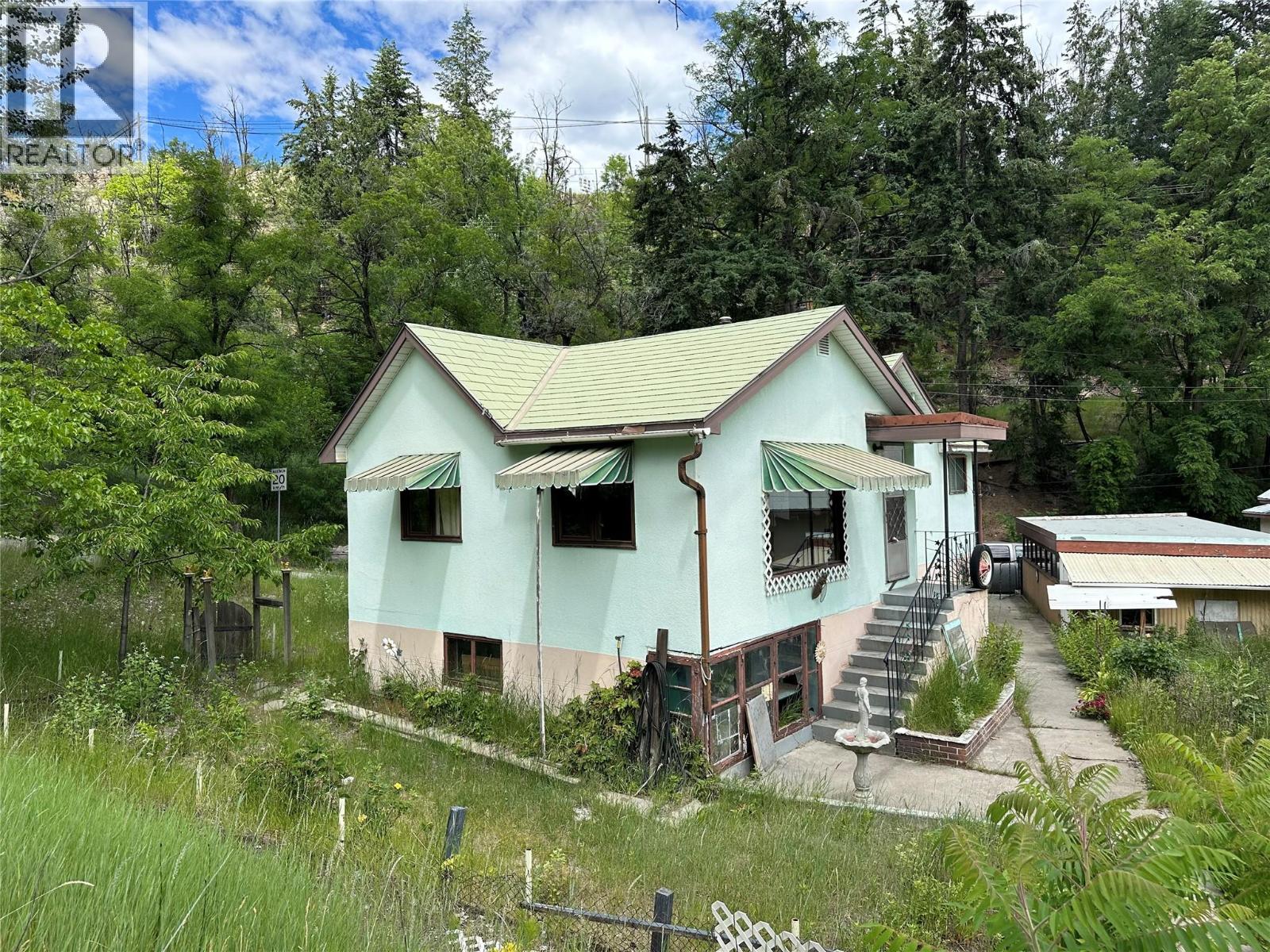 223 Railway Lane, Trail, British Columbia  V1R 2S4 - Photo 3 - 10391914