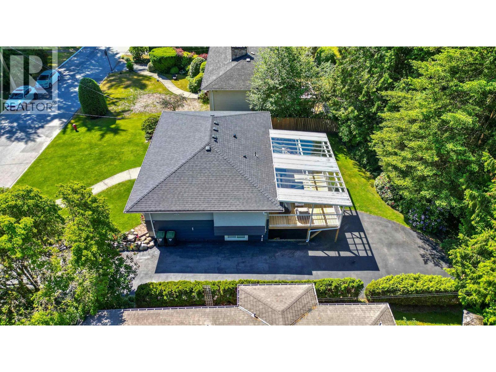 3581 Bluebonnet Road, North Vancouver, British Columbia  V7H 1K4 - Photo 2 - R3137871