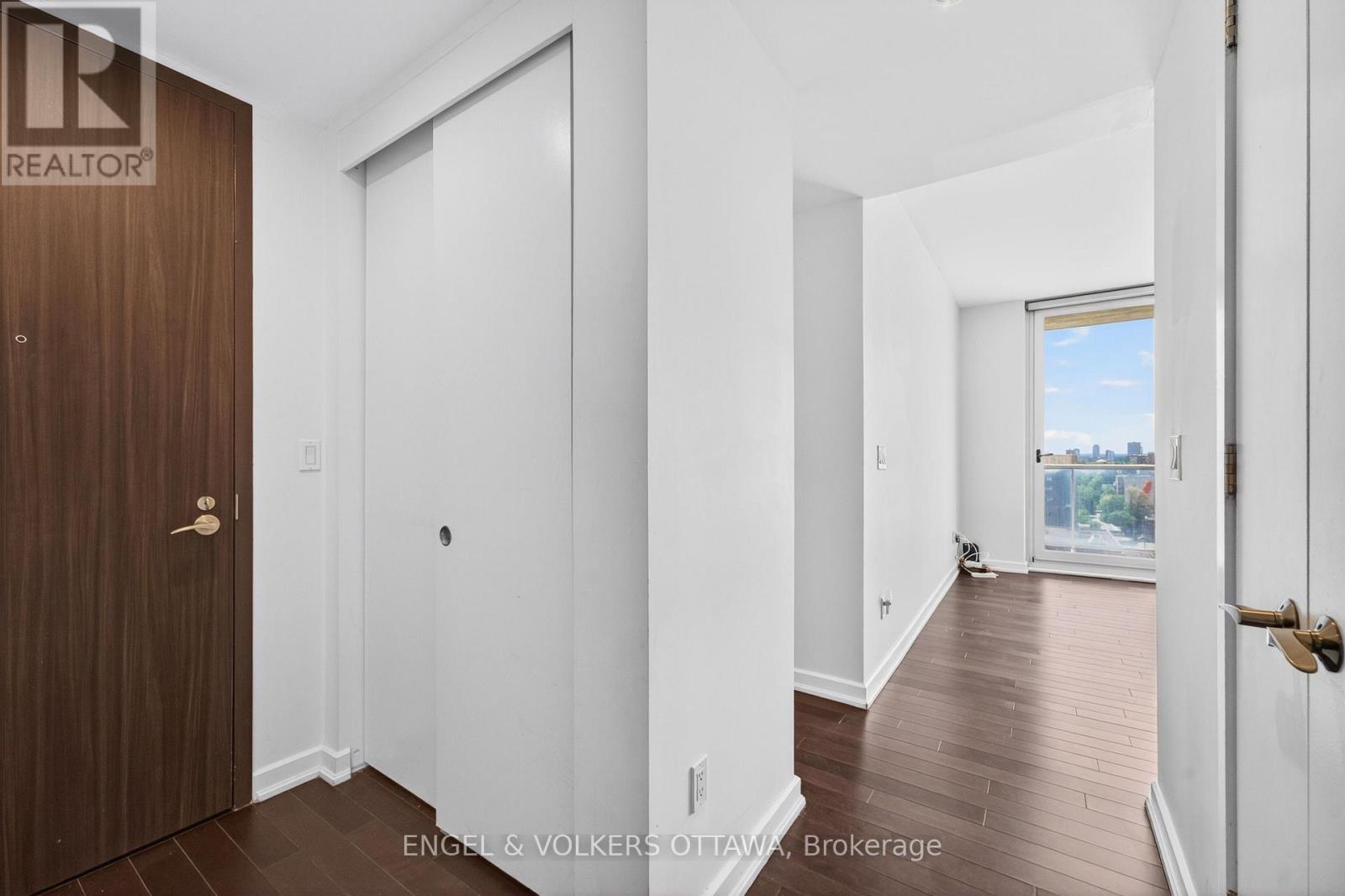 1210 - 300 Lisgar Street, Ottawa, Ontario K2P 0E2 - Photo 3 - X13468518