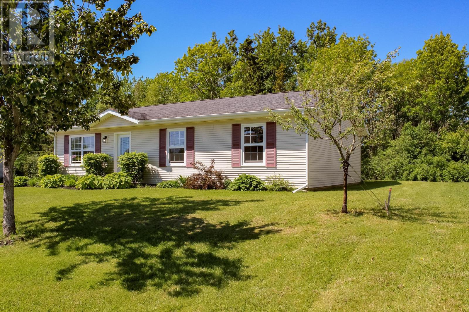 26 Hunter Lane, Charlottetown, Prince Edward Island  C1A 9R5 - Photo 2 - 202615065