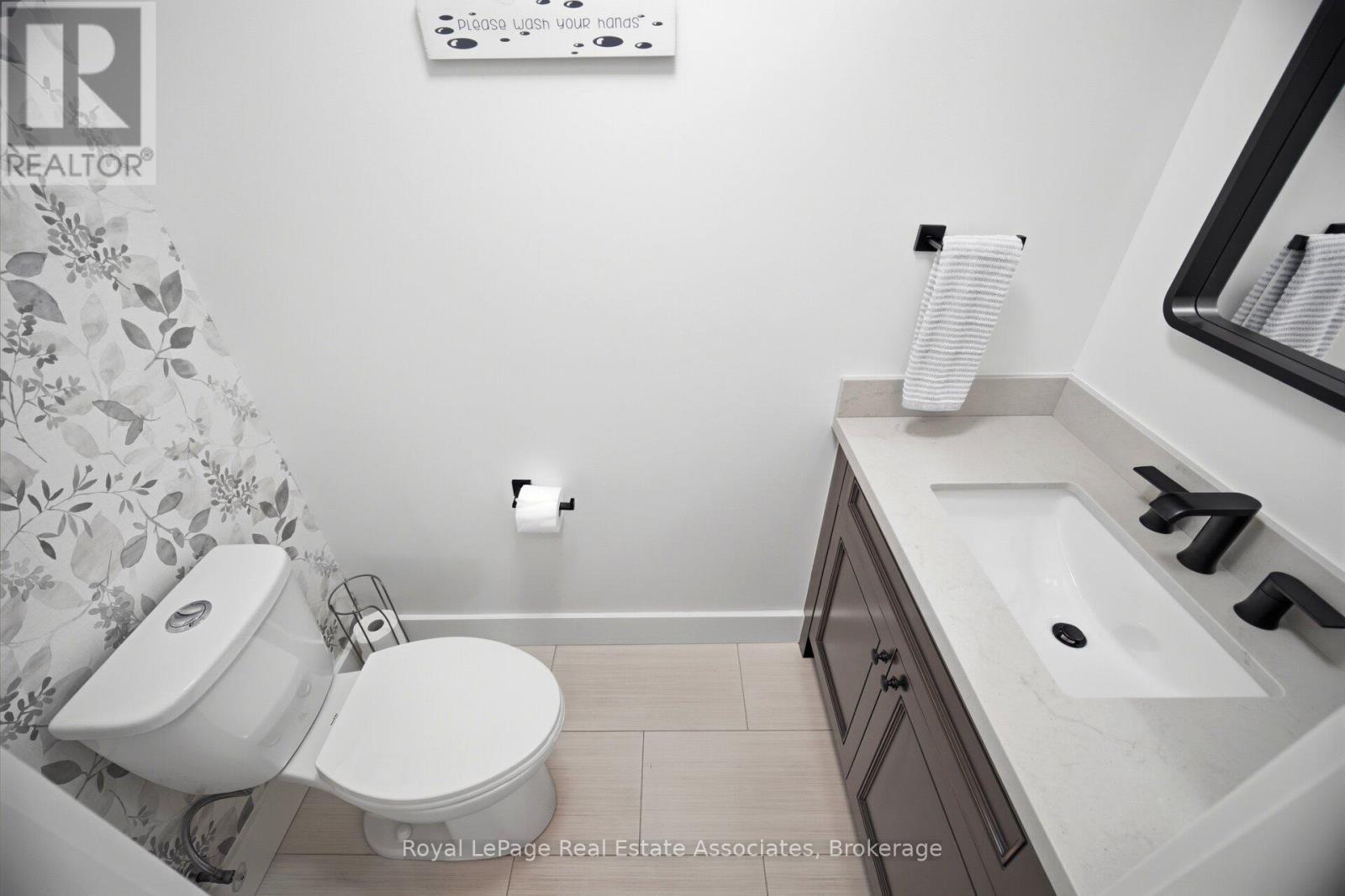 45 Cleaveholm Drive, Halton Hills, Ontario  L7G 3E3 - Photo 17 - W13463366