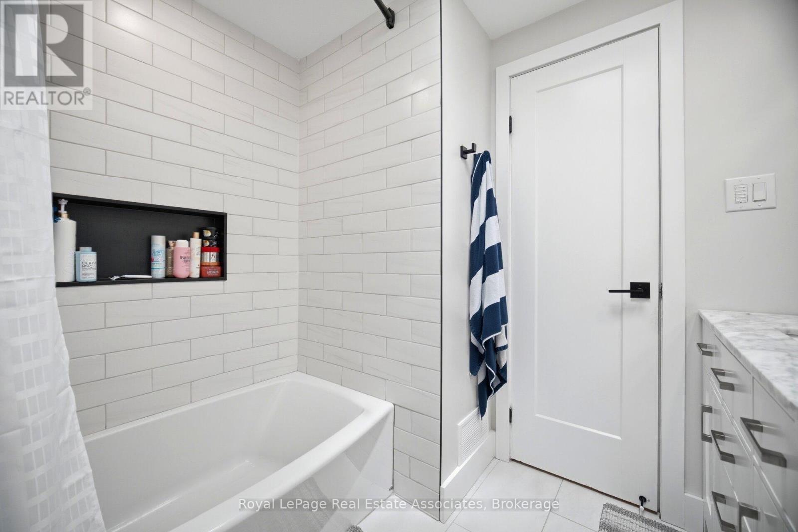 45 Cleaveholm Drive, Halton Hills, Ontario  L7G 3E3 - Photo 29 - W13463366