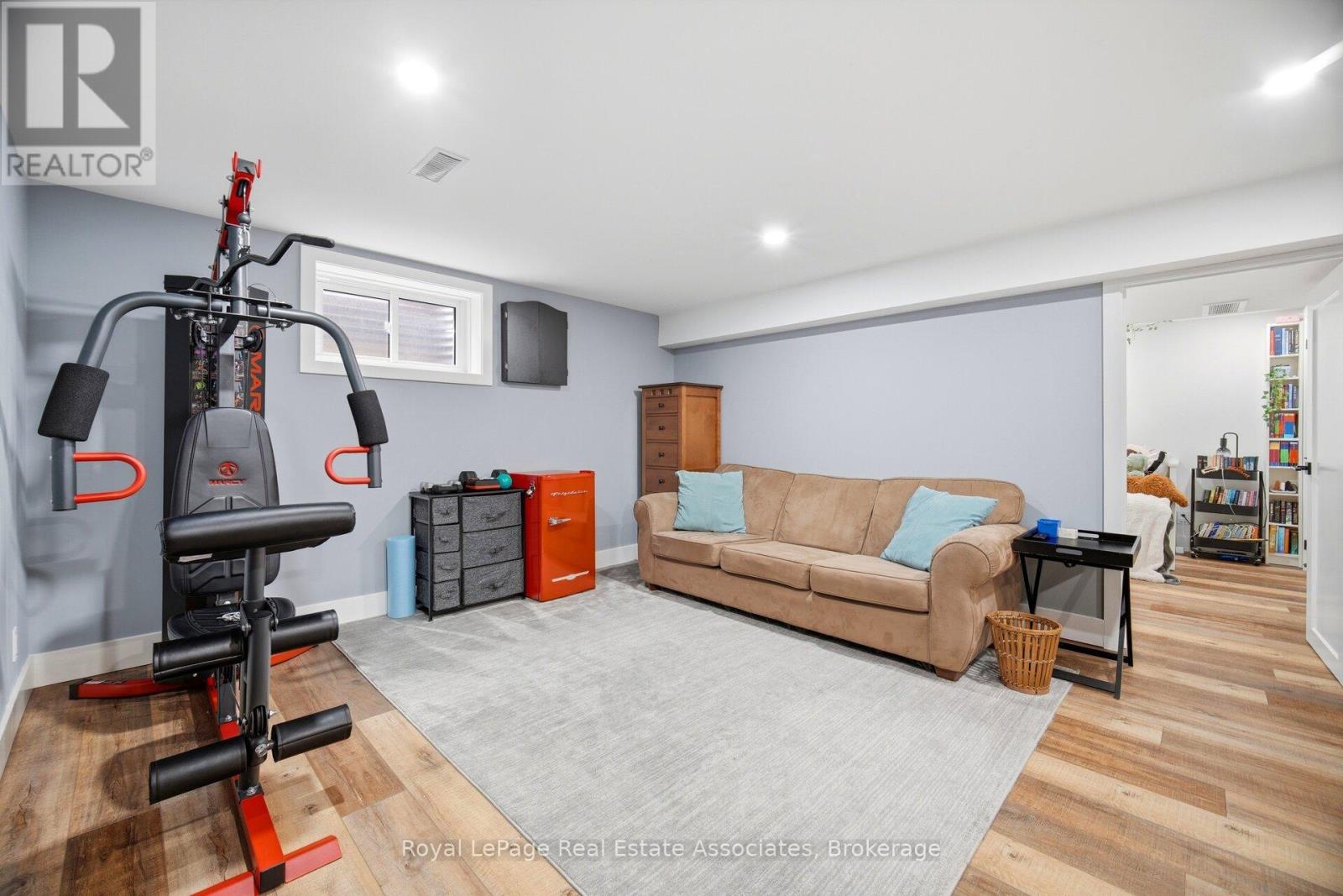 45 Cleaveholm Drive, Halton Hills, Ontario  L7G 3E3 - Photo 32 - W13463366