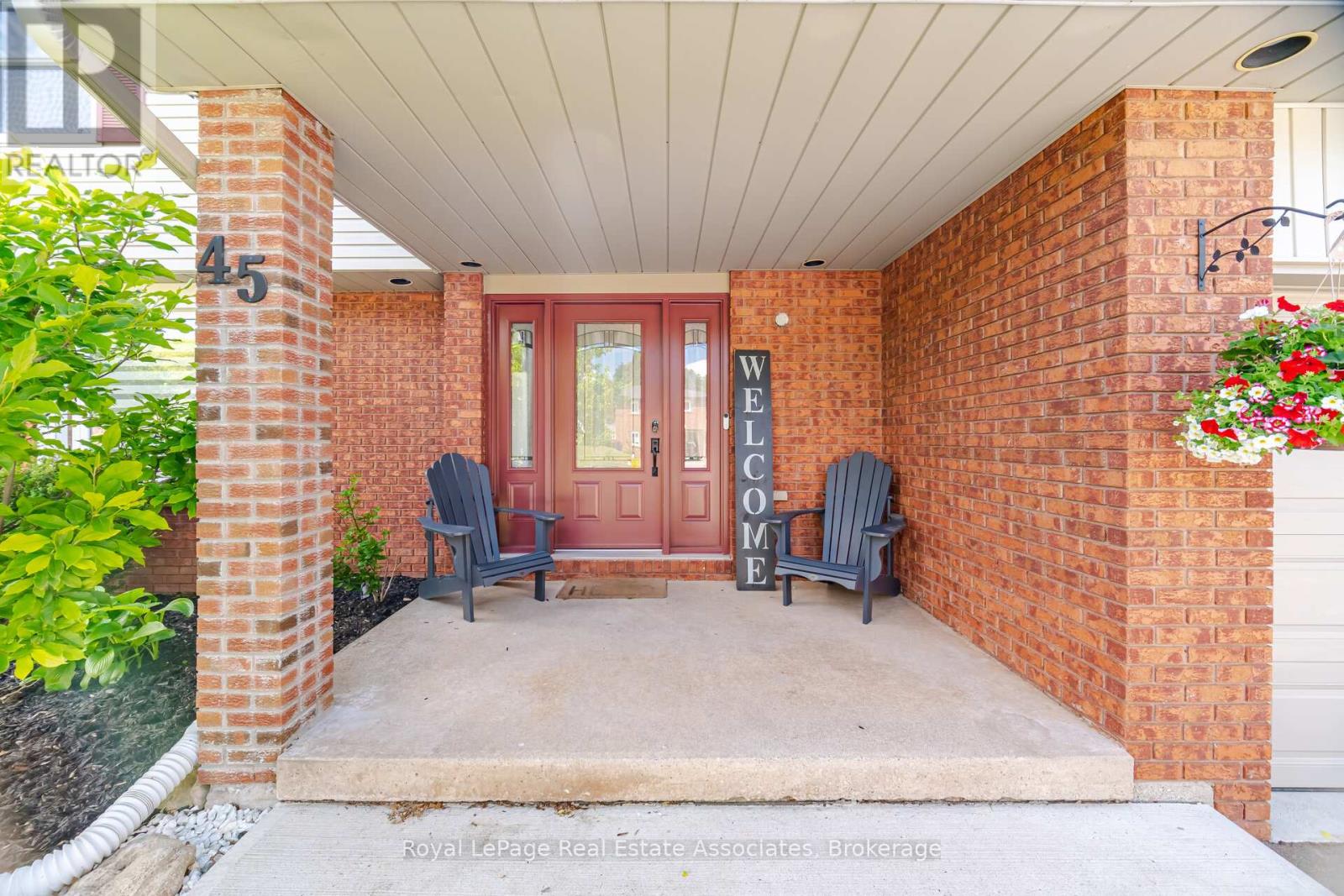 45 Cleaveholm Drive, Halton Hills, Ontario  L7G 3E3 - Photo 4 - W13463366