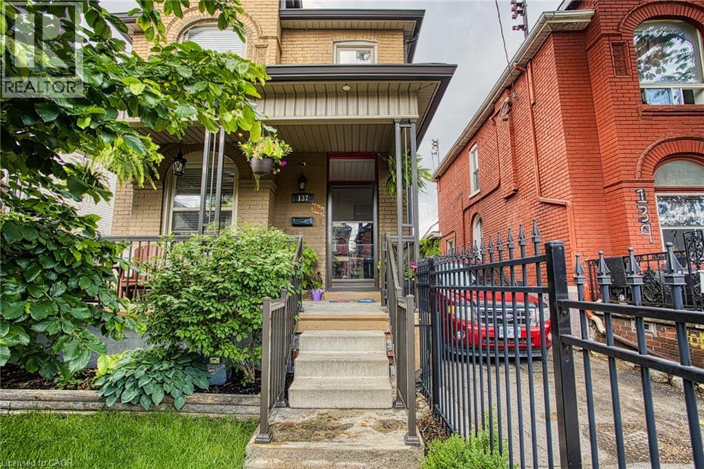 137 Wentworth Street N, Hamilton, Ontario  L8L 5V6 - Photo 2 - 40841177