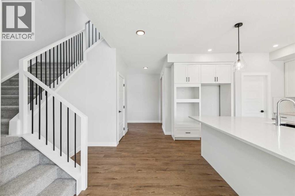 35 Creekside Rise SW, Calgary, Alberta T2X 5V9 - Photo 11 - A2322503