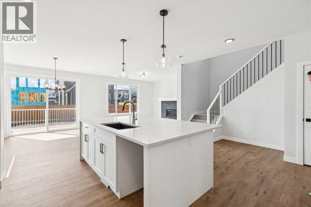 35 Creekside Rise SW, Calgary, Alberta T2X 5V9 - Photo 12 - A2322503