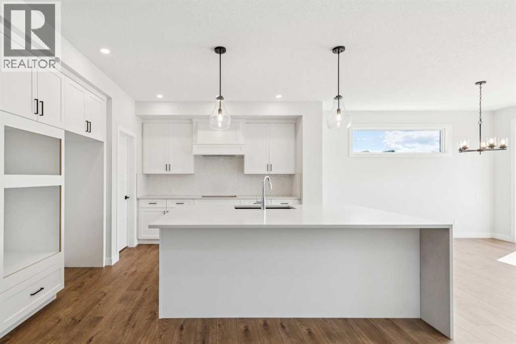 35 Creekside Rise SW, Calgary, Alberta T2X 5V9 - Photo 9 - A2322503