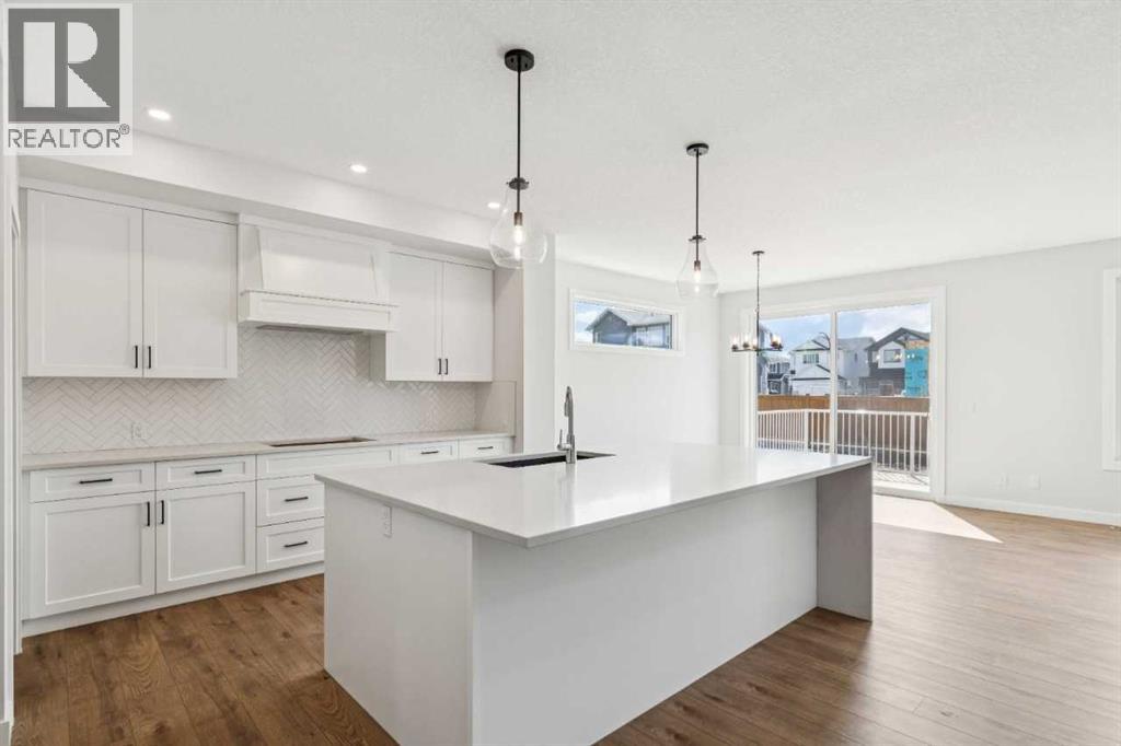 35 Creekside Rise SW, Calgary, Alberta T2X 5V9 - Photo 7 - A2322503