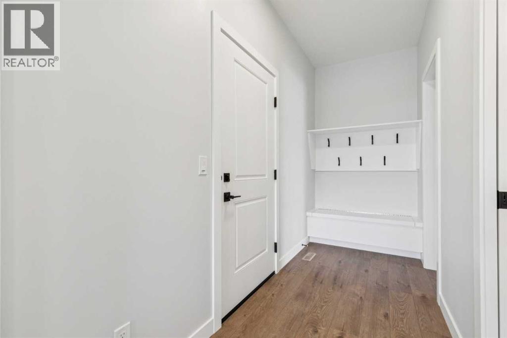 35 Creekside Rise SW, Calgary, Alberta T2X 5V9 - Photo 5 - A2322503