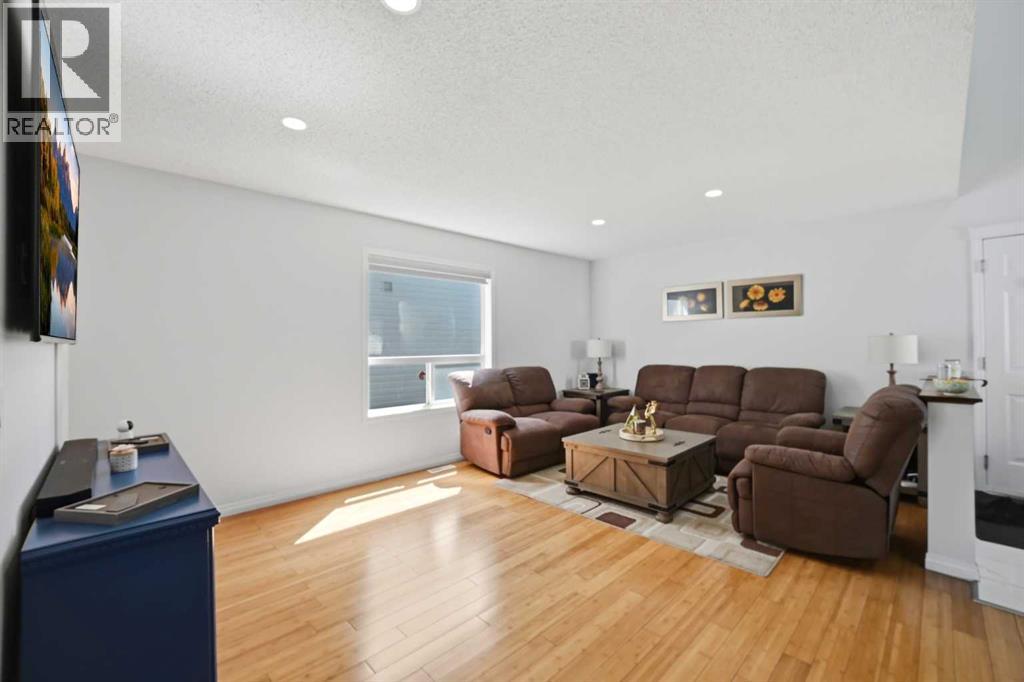 89 Saddlehorn Close NE, Calgary, Alberta  T3J 5C6 - Photo 5 - A2322460