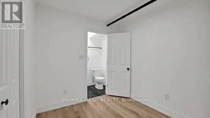 30 - 917 St Clair Avenue W, Toronto, Ontario  M6C 1C7 - Photo 15 - C13468420