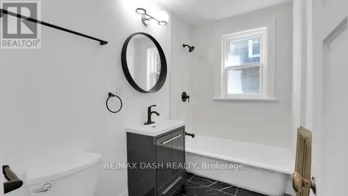 30 - 917 St Clair Avenue W, Toronto, Ontario  M6C 1C7 - Photo 32 - C13468420