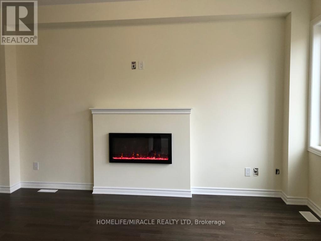 25 Closson Drive, Whitby, Ontario  L1P 0M9 - Photo 6 - E13468426