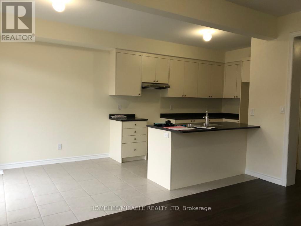25 Closson Drive, Whitby, Ontario  L1P 0M9 - Photo 7 - E13468426