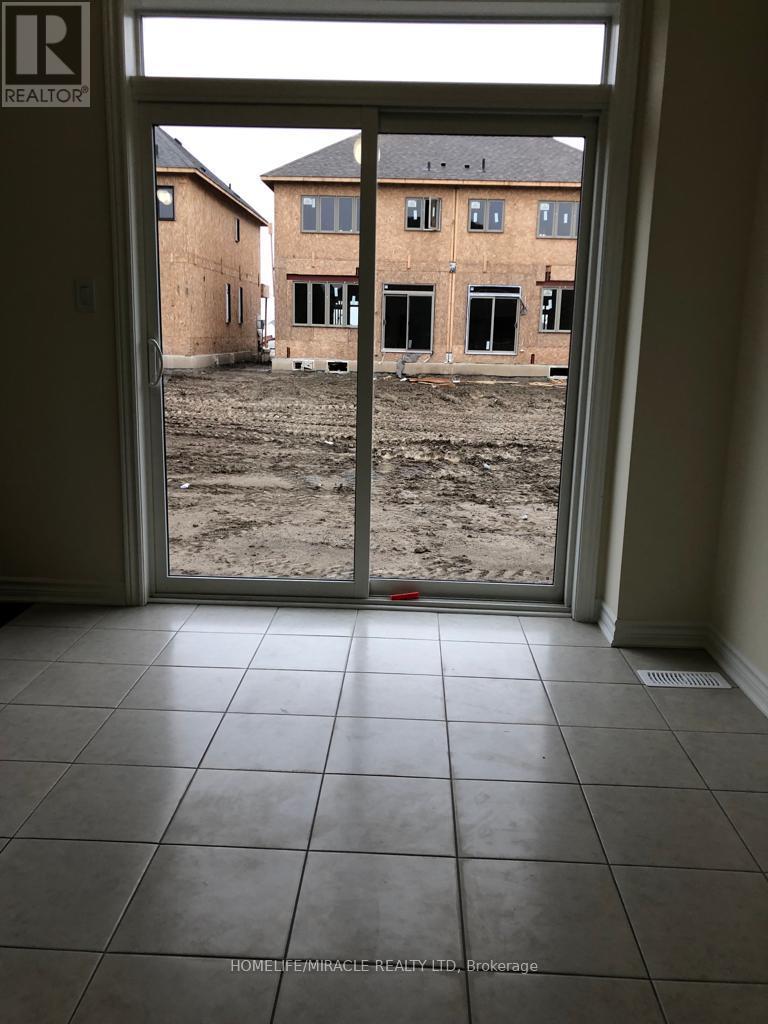 25 Closson Drive, Whitby, Ontario  L1P 0M9 - Photo 8 - E13468426