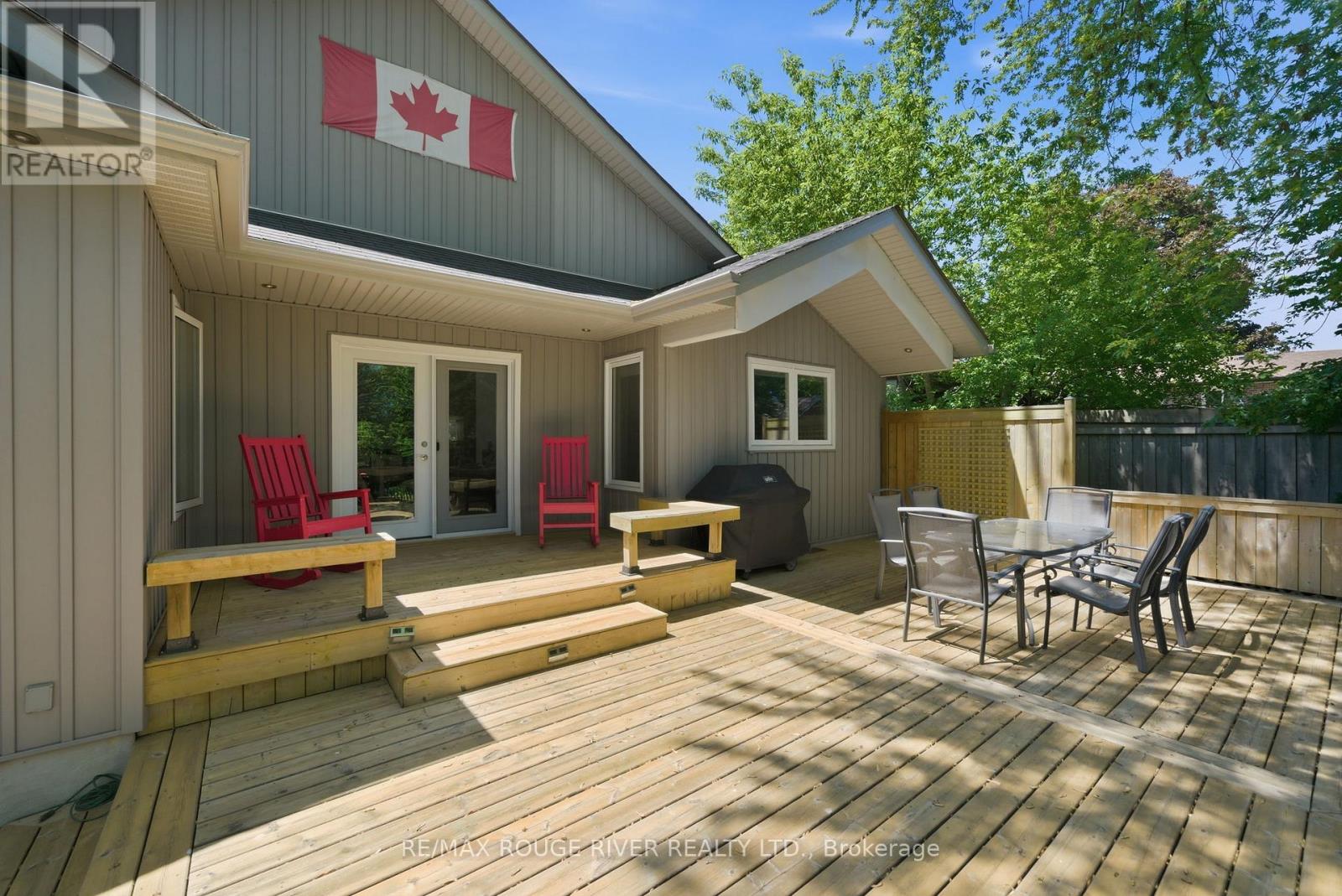 717 Hillview Crescent, Pickering, Ontario  L1W 2R6 - Photo 36 - E13468432
